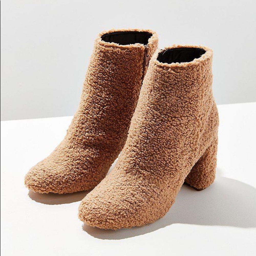 Sherpa booties